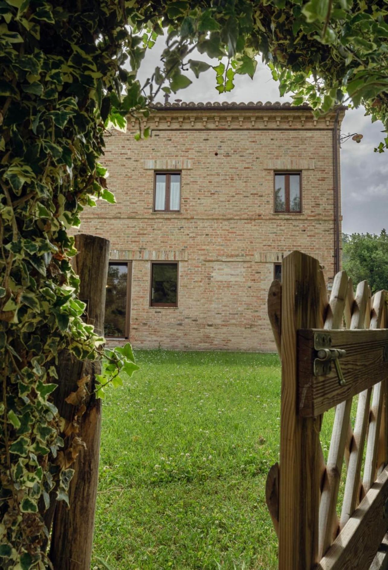 Tenuta Gran Bosco Loro Piceno Exterior photo